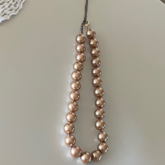 Unsigned Dark Champagne Gold Tone Knotted Faux Pearl Necklace Classic - Picture 3 of 16